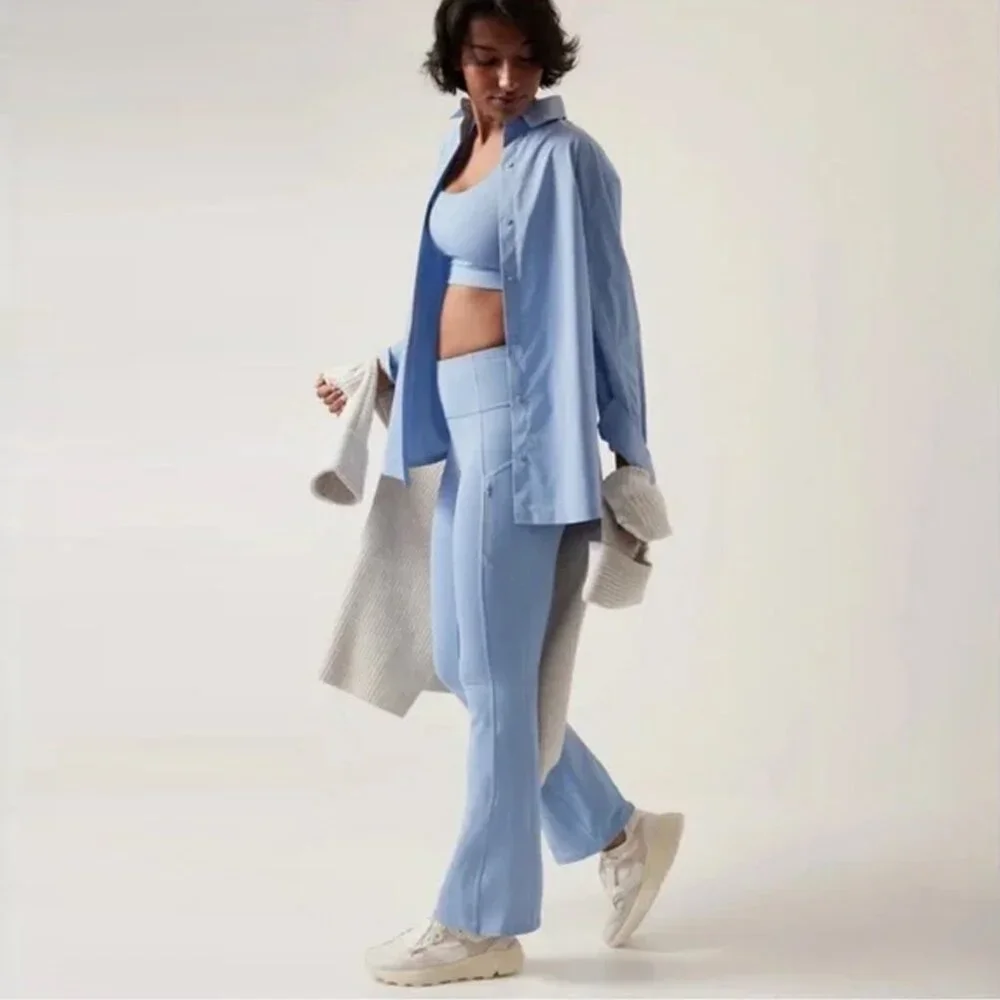 Athleta Oversized Performance Poplin Shirt in Heron Blue size XS - Picture 2 of 8